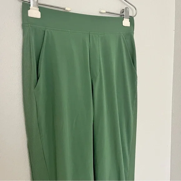Athleta Brooklyn Ankle Pant in Vineyard Green - Picture 5 of 8